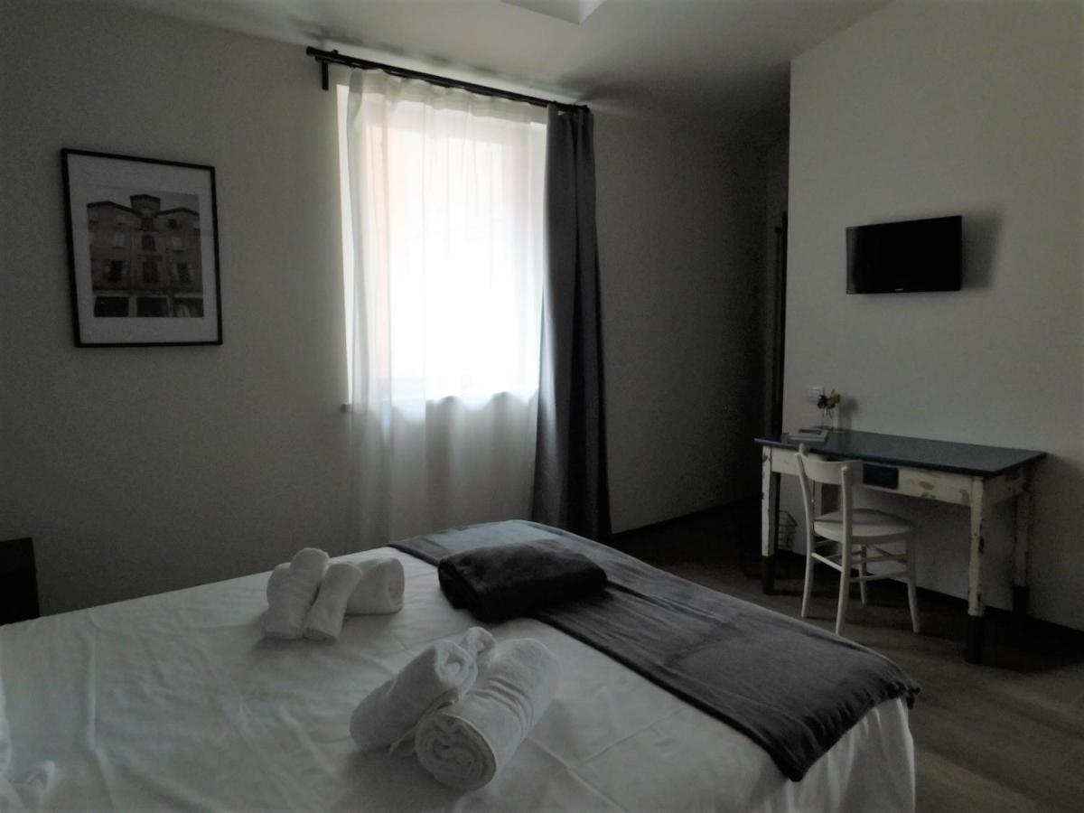 Piumaviola Beds & Apartments 파르마 외부 사진